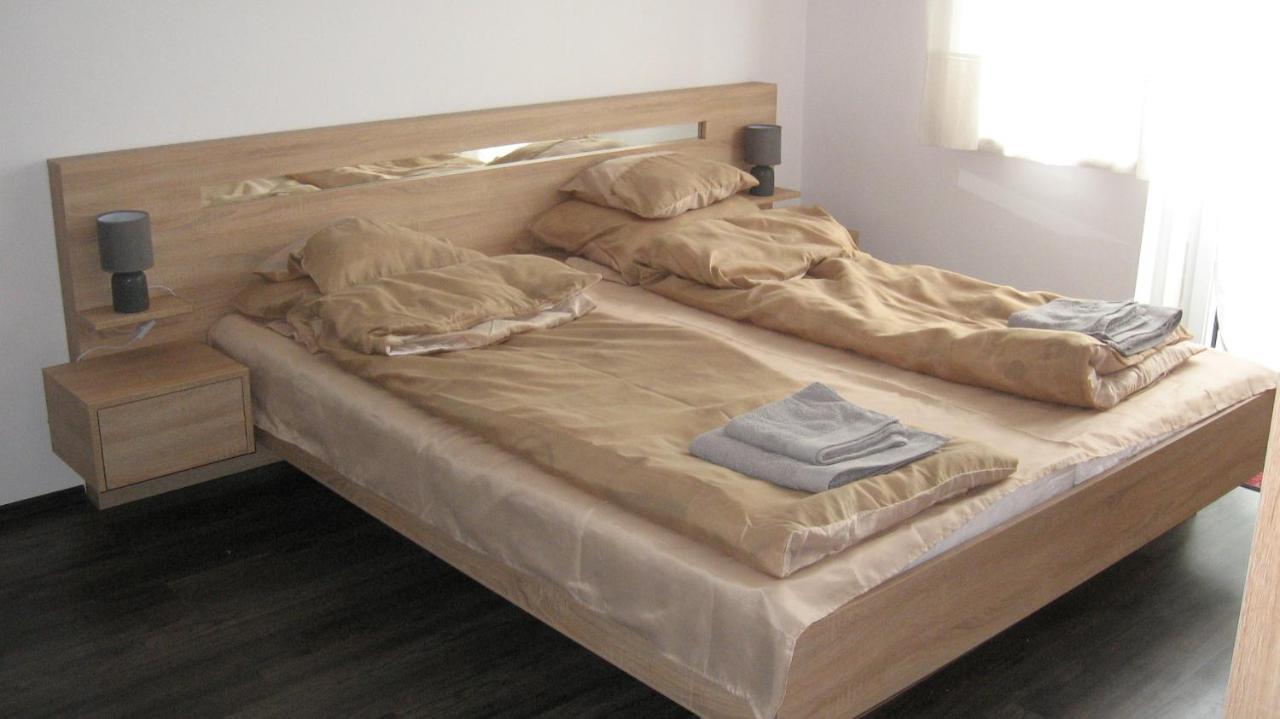 Appartamento Hz Apartman Miskolc Esterno foto